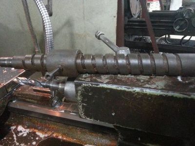 普通車床螺紋加工全解析 牙型識(shí)別、牙距計(jì)算、刀具修磨與掛擋操作